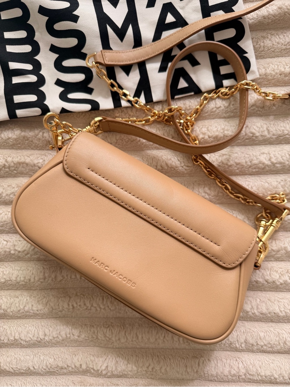Marc Jacobs Tan Leather Chain-Strap Crossbody Bag - Picture 2 of 7